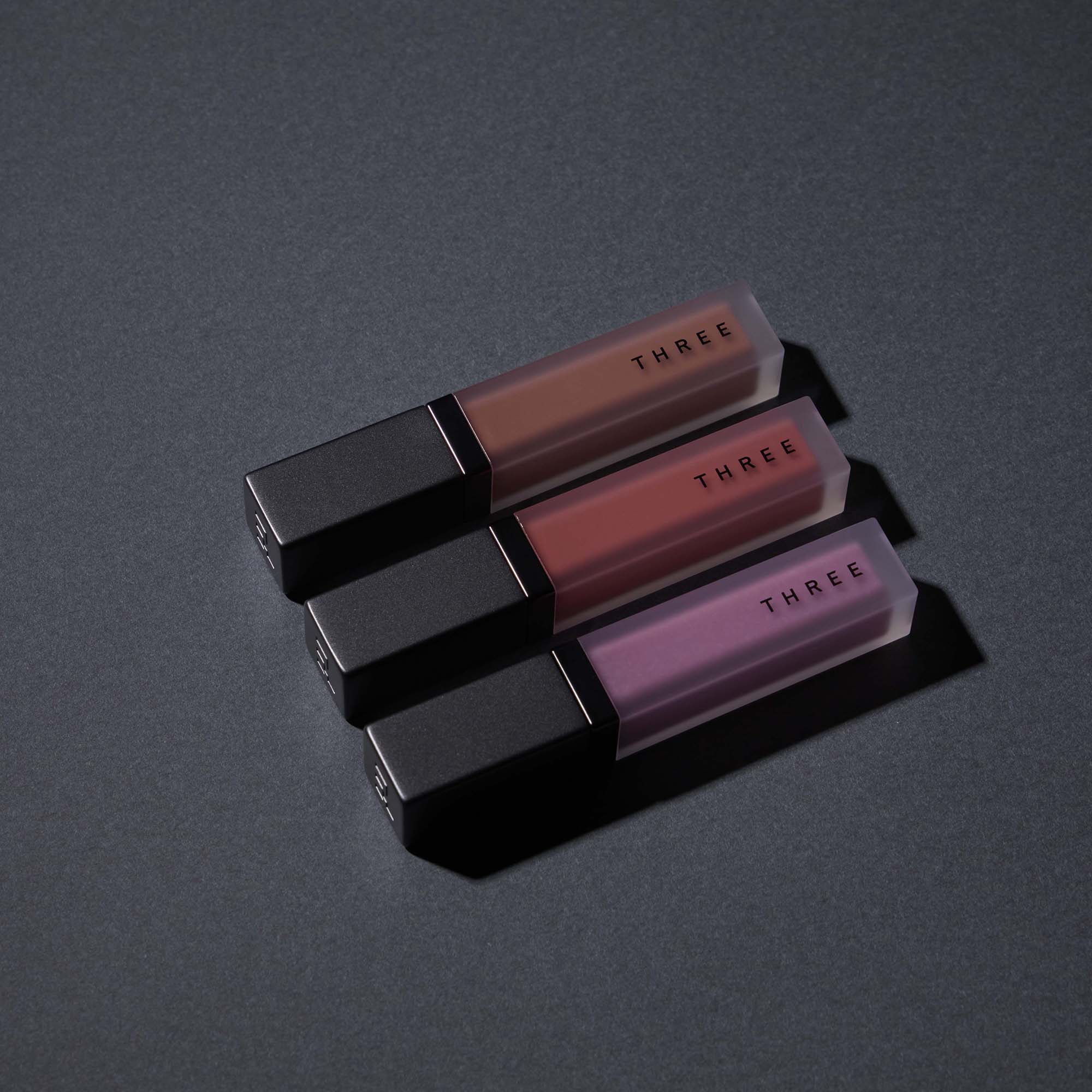 #color_07 CHARISMA KISS