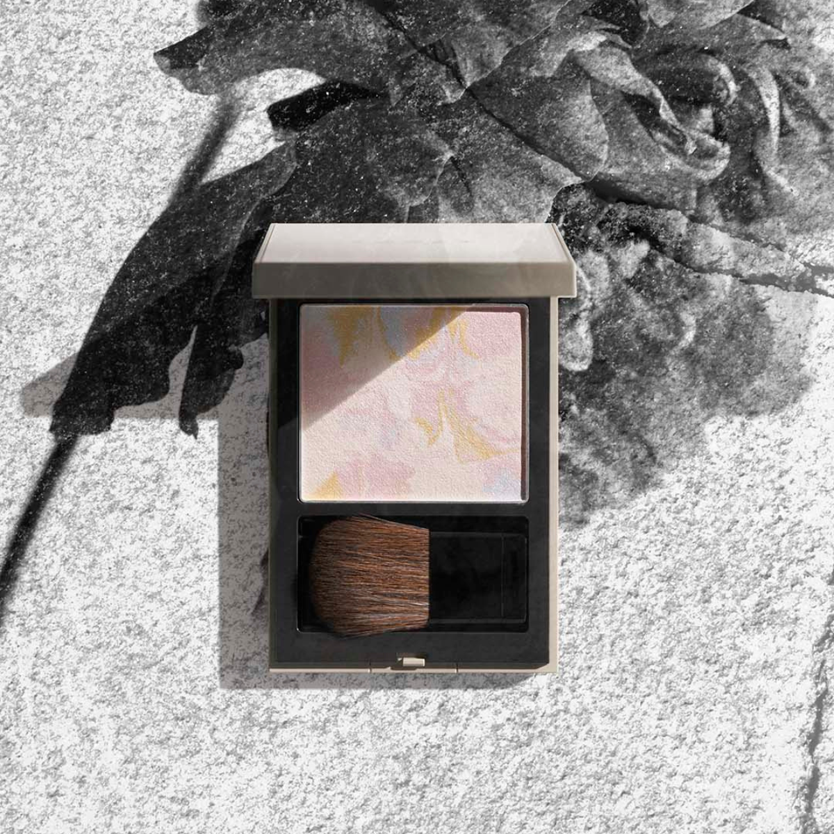 THREE Discordant Dance Face Powder