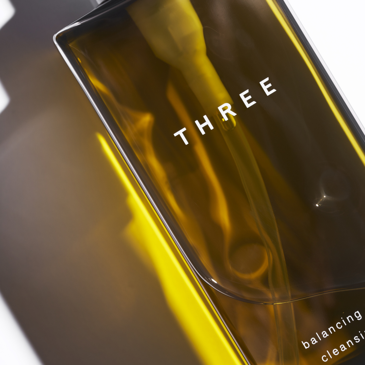 THREE Balancing Clear Cleansing Oil