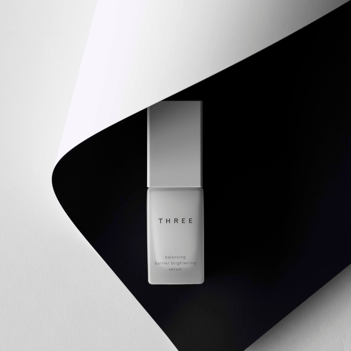 THREE Balancing Barrier Brightening Serum